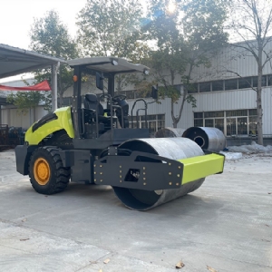 座駕壓路機STS06